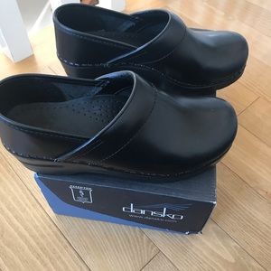 Dansko Nursing shoes black